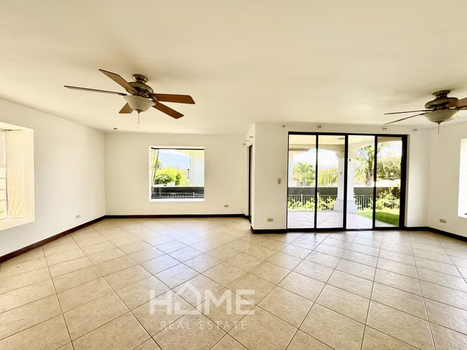 Alquiler de Casa Grande en Guachipelin de Escazú $2800