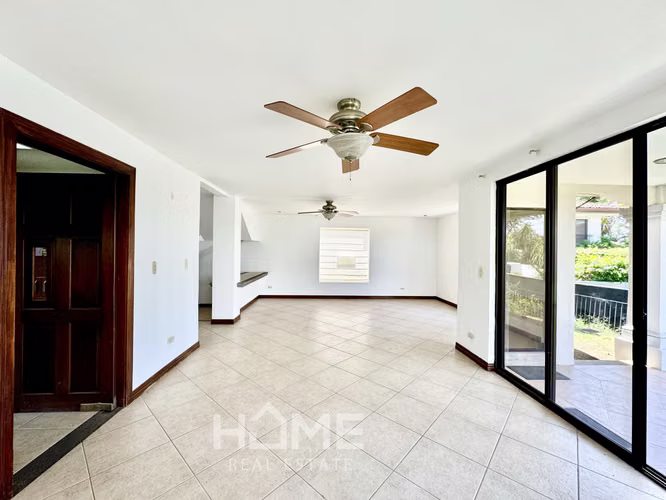 Alquiler de Casa Grande en Guachipelin de Escazú $2800