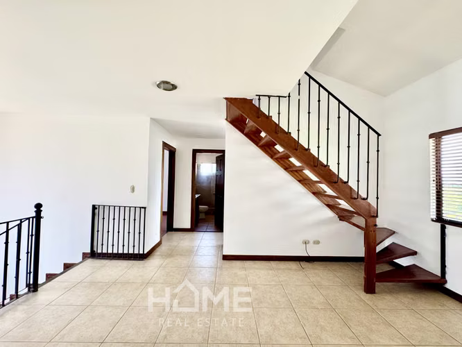 Alquiler de Casa Grande en Guachipelin de Escazú $2800