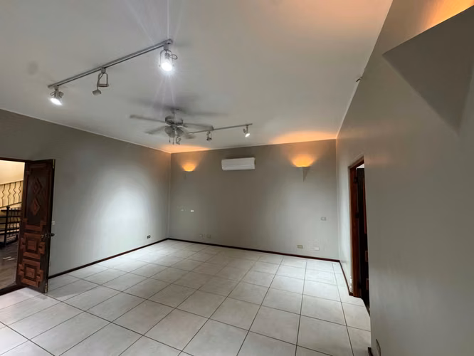 Venta de casa en Valle del Sol. Santa Ana · San José · 5 hab · 1600 m²