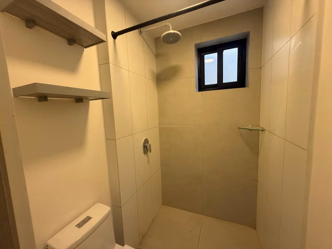 Alquilo Apartamento primer piso, nuevo , condominio Skyhouse rotonda Guacamaya - Imagen 6