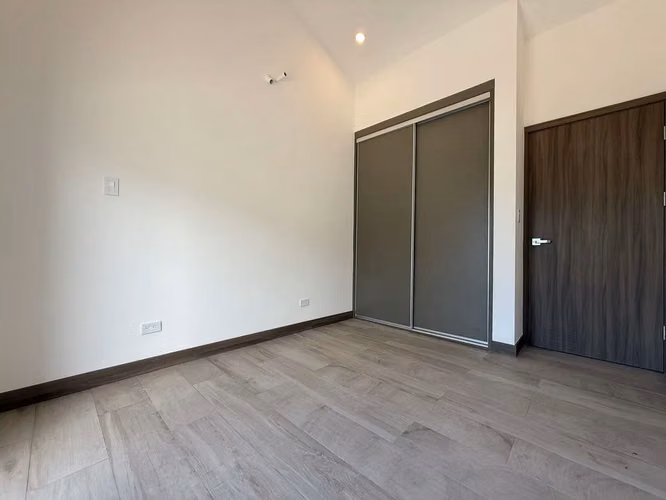 VENTA DE CASA EN CONDOMINIO SANTA ANA URBANO 4605