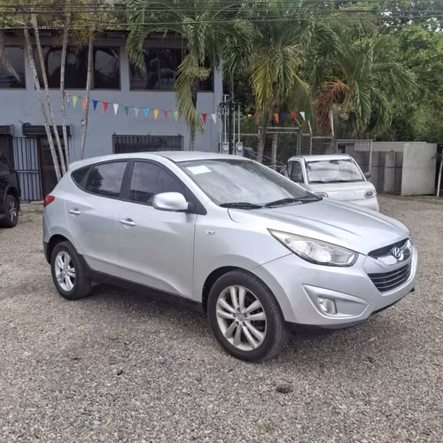 HYUNDAI   TUCSON	2013  A CREDITO