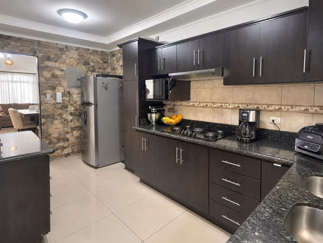 Venta de Casa de 1 Planta en Lomas de Montes de Oca. 3 Habitaciones. ¡Impecable!