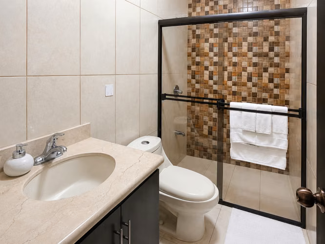Venta de Casa de 1 Planta en Lomas de Montes de Oca. 3 Habitaciones. ¡Impecable!