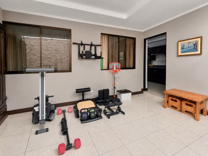 Venta de Casa de 1 Planta en Lomas de Montes de Oca. 3 Habitaciones. ¡Impecable!