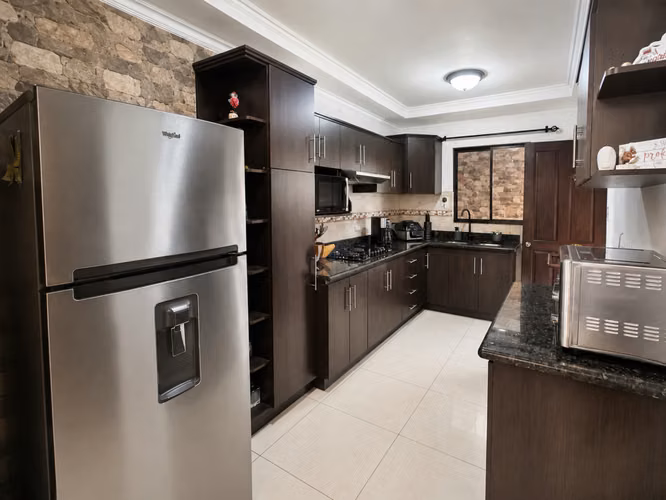 Venta de Casa de 1 Planta en Lomas de Montes de Oca. 3 Habitaciones. ¡Impecable!