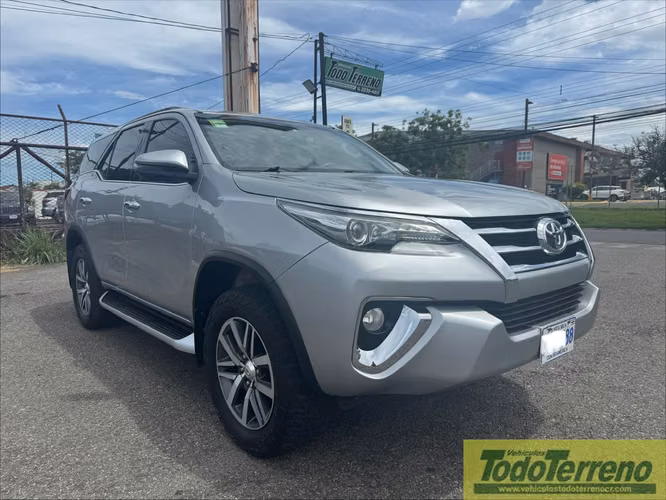 Toyota Fortuner SRV 2018