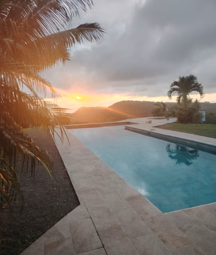 Espectacular casa amueblada con vistas al océano, piscina privada y jacuzzi
