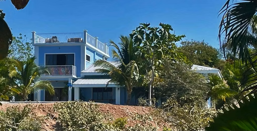 Espectacular casa amueblada con vistas al océano, piscina privada y jacuzzi