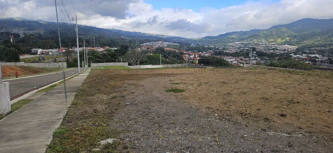 Vendo Lote Premium en Condominio Aqua a 1.2 km de ALESTE - Imagen 2