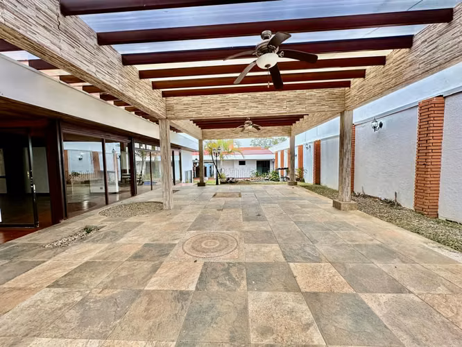 Rohrmoser - Casa esquinera para oficinas - 1285m terreno