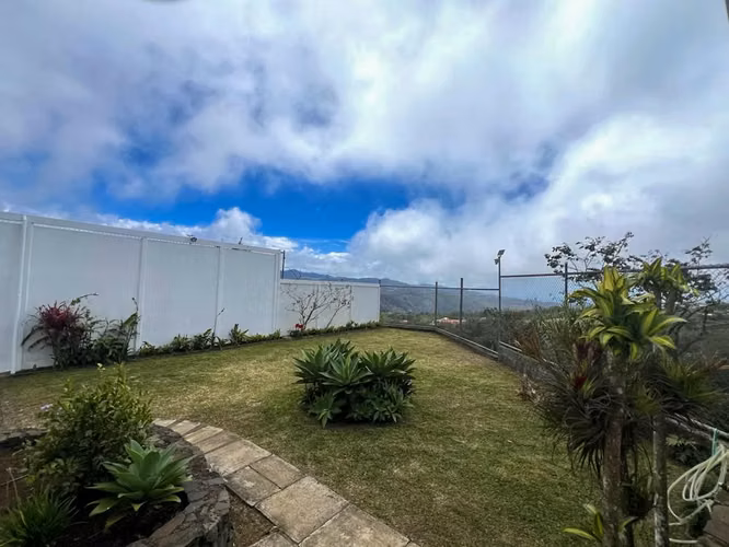 Venta de Casa Independiente con Impresionantes Vistas