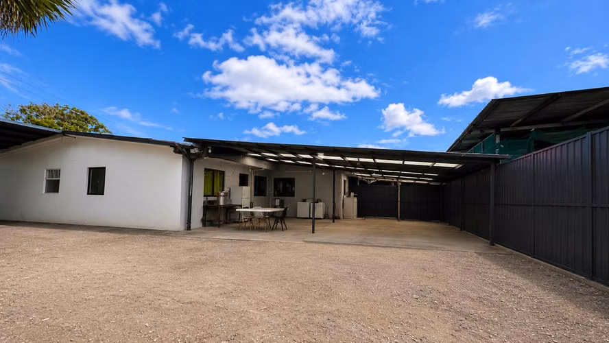 Venta de Propiedad Uso Mixto sobre Calle principal El Alto, Guadalupe