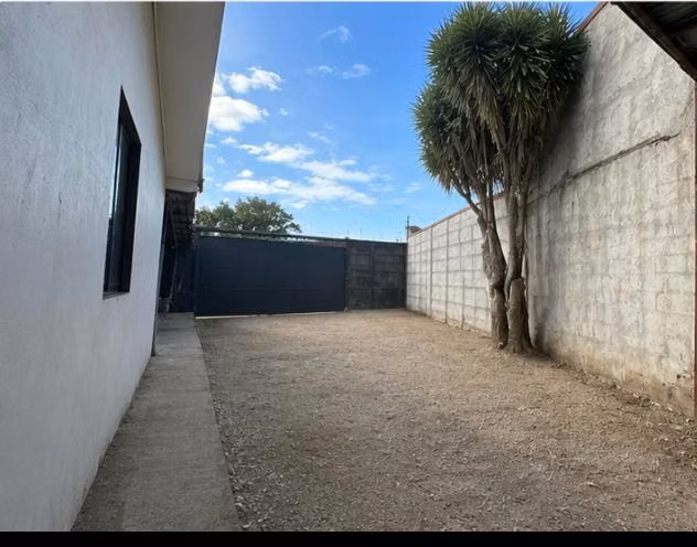 Venta de Propiedad Uso Mixto sobre Calle principal El Alto, Guadalupe