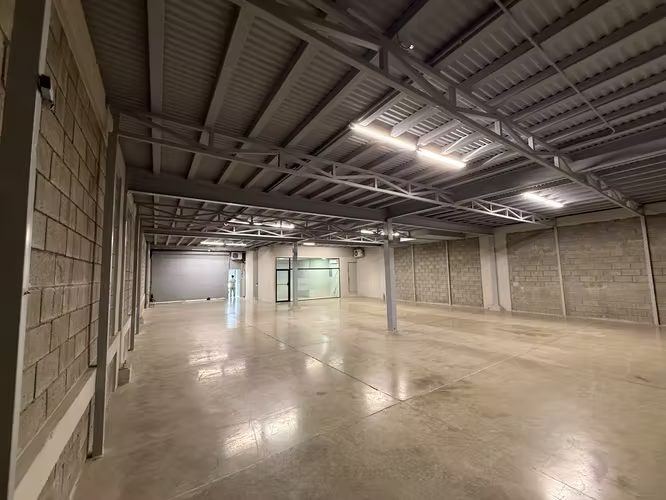 ALQUILA BODEGA EN BARREAL DE HEREDIA USO INDUSTRIAL - Imagen 8