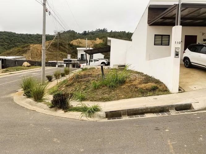 Venta increíble lote | Condominio Puerto España, Agua Caliente, Cartago - Imagen 4