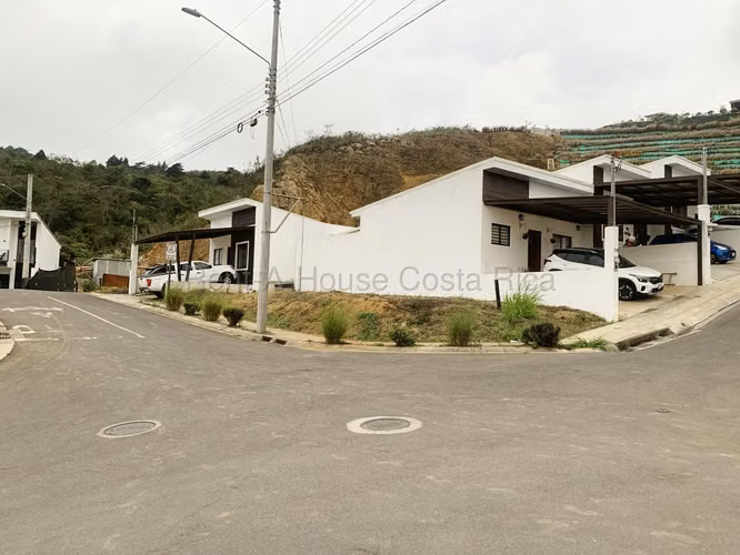 Venta increíble lote | Condominio Puerto España, Agua Caliente, Cartago - Imagen 2