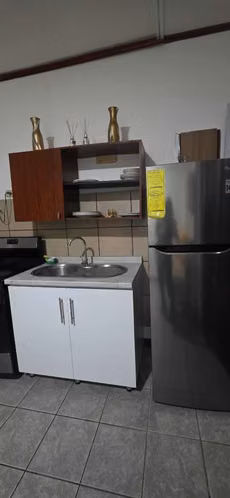 SE ALQUILA APARTAMENTO AMUEBLADO ROHRMOSER - Imagen 3