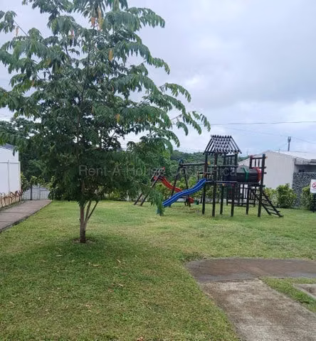 SE VENDE CASA EN SAN PABLO HEREDIA esh