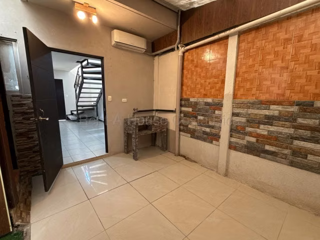 SE VENDE CASA EN SAN PABLO HEREDIA esh