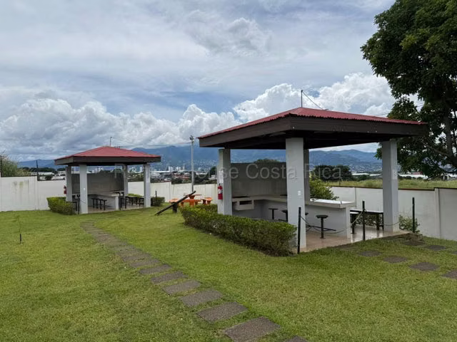 SE VENDE CASA EN SAN PABLO HEREDIA esh