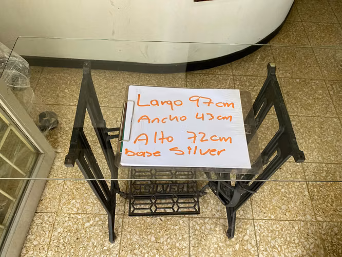 Mesa Base Metálica