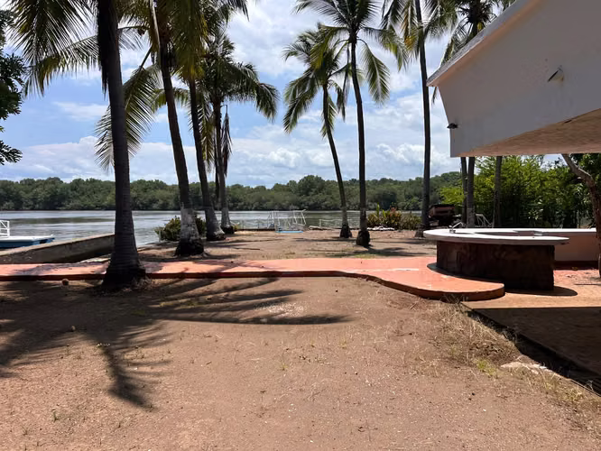 Puntarenas Cerca de Puerto Azul #1159