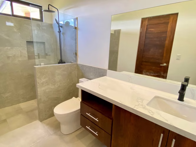 Casa Nueva de Lujo con Piscina Privada y Vistas Panorámicas - Imagen 17