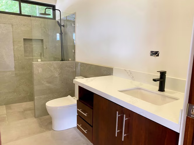 Casa Nueva de Lujo con Piscina Privada y Vistas Panorámicas - Imagen 13