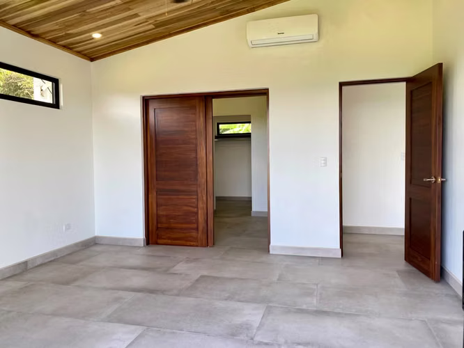 Casa Nueva de Lujo con Piscina Privada y Vistas Panorámicas - Imagen 8