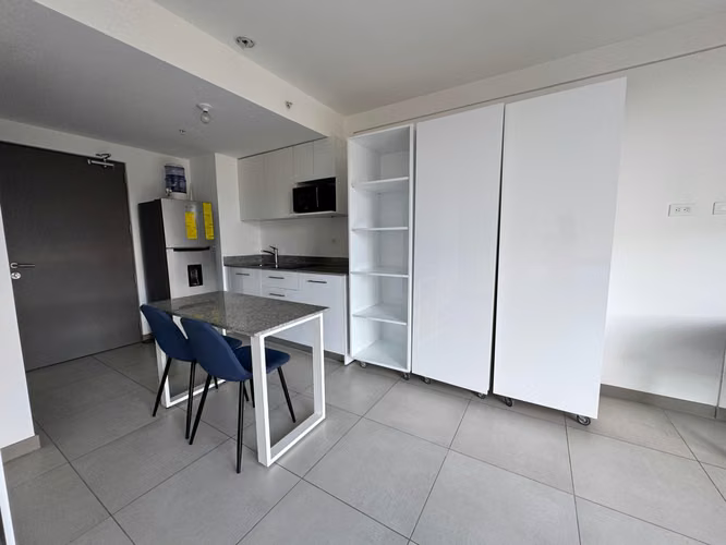 ALQUILER DE APARTAMENTO SIN AMUEBLAR O CON LÍNEA BLANCA - Imagen 2