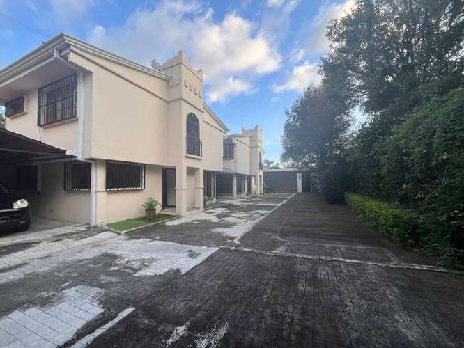 ¡Alquiler de Apartamento Dúplex con 3 Habitaciones y Línea Blanca Incluida! 