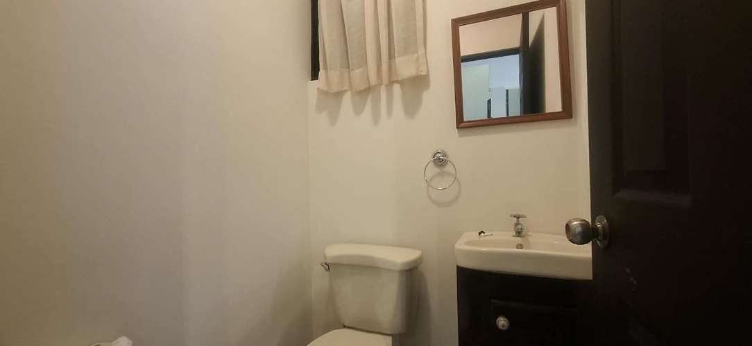 ¡Alquiler de Apartamento Dúplex con 3 Habitaciones y Línea Blanca Incluida! 