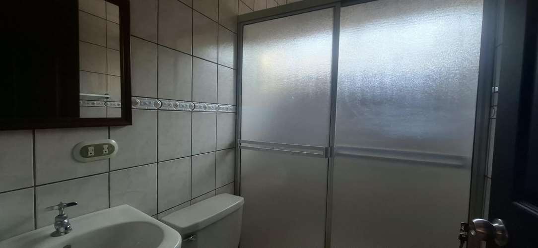¡Alquiler de Apartamento Dúplex con 3 Habitaciones y Línea Blanca Incluida! 