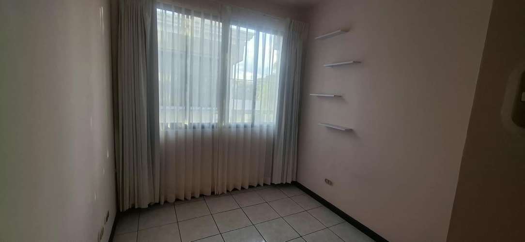 ¡Alquiler de Apartamento Dúplex con 3 Habitaciones y Línea Blanca Incluida! 