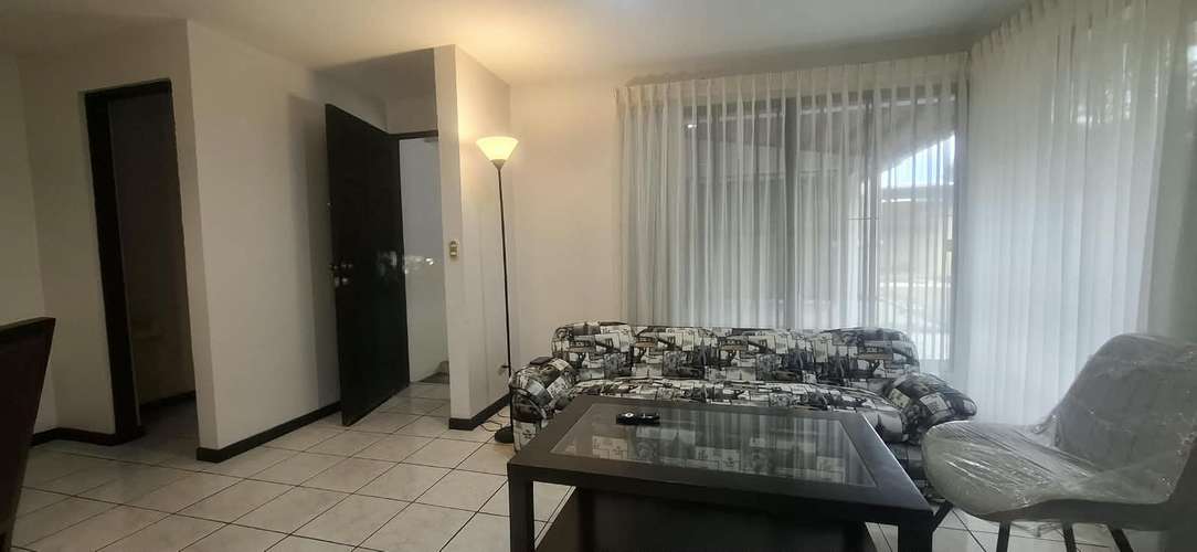 ¡Alquiler de Apartamento Dúplex con 3 Habitaciones y Línea Blanca Incluida! 