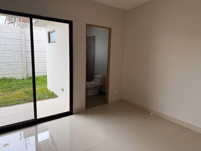 ALQUILER CASA EN CONDOMINIO  MORAVIA - Imagen 12