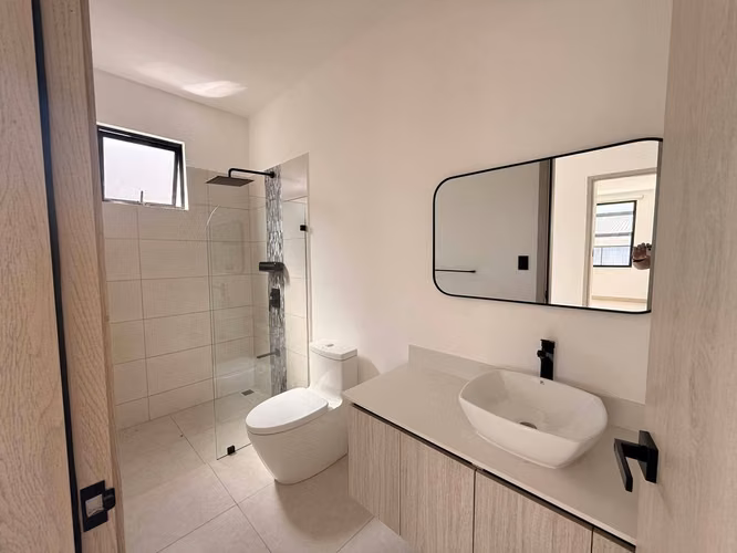 Casa en Alquiler Lindora en Condominio