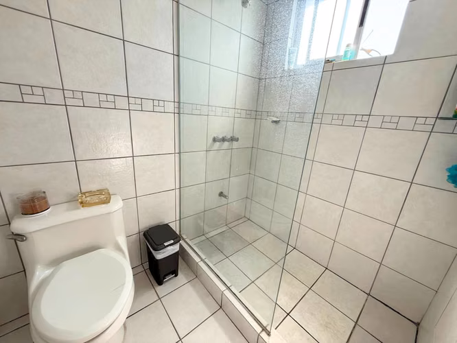 Casa en Venta en Escazú | 3 Habitaciones + Ático | Jardín Privado