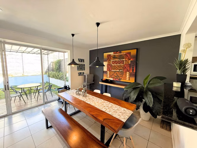 Casa en Venta en Escazú | 3 Habitaciones + Ático | Jardín Privado