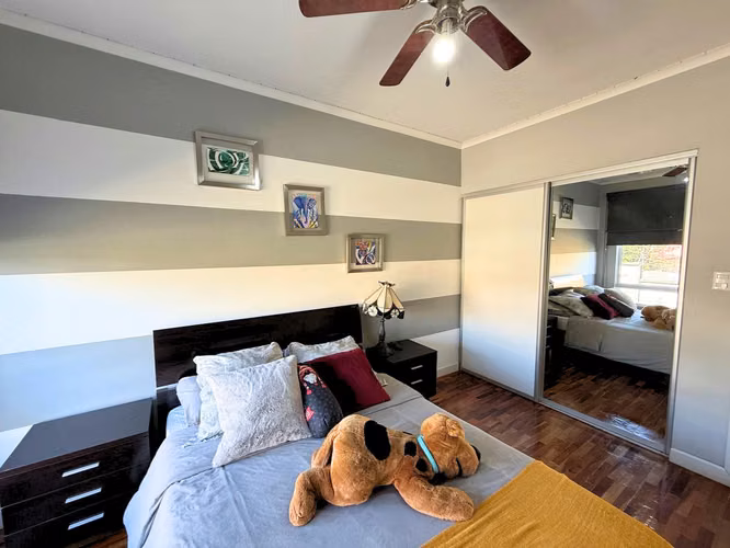 Casa en Venta en Escazú | 3 Habitaciones + Ático | Jardín Privado