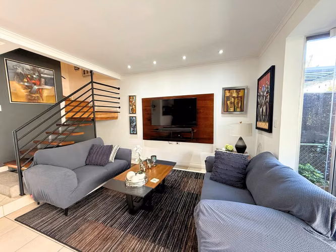 Casa en Venta en Escazú | 3 Habitaciones + Ático | Jardín Privado