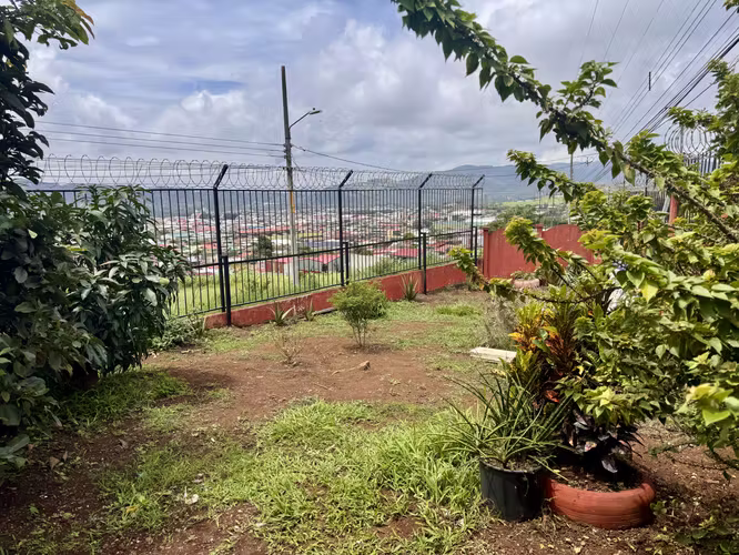 Casa Esquinera en San Ramón | Ideal para Inversión - Imagen 6