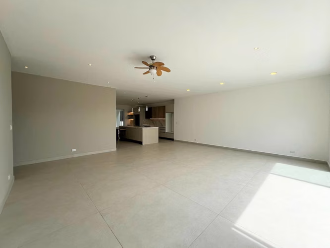 Casa Nueva de Lujo en Guachipelín | Antes US$899,000 – Hoy US$790,000