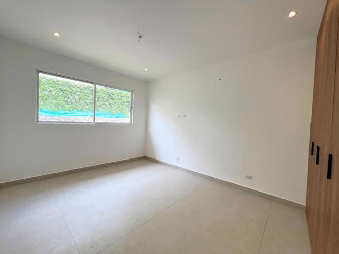 Casa Nueva de Lujo en Guachipelín | Antes US$899,000 – Hoy US$790,000