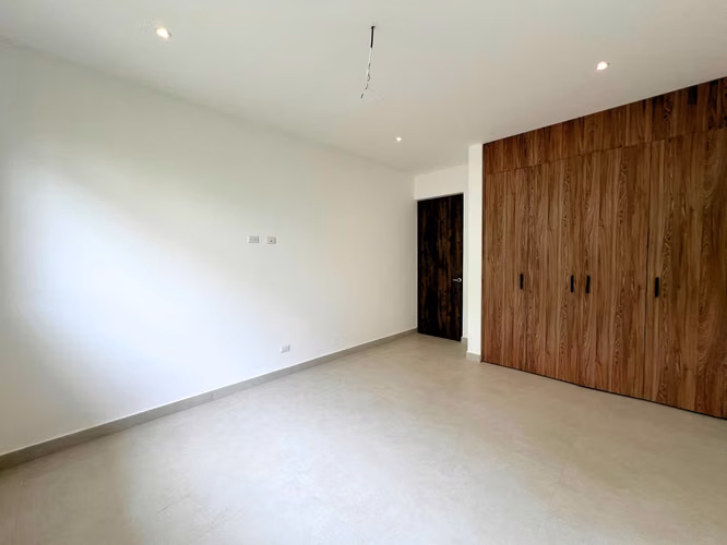 Casa Nueva de Lujo en Guachipelín | Antes US$899,000 – Hoy US$790,000