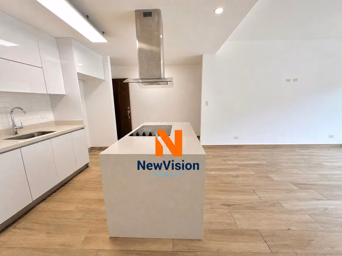 SE ALQUILA APARTAMENTO EN ROHRMOSER $1450