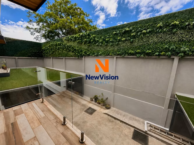 SE ALQUILA APARTAMENTO EN ROHRMOSER $1450