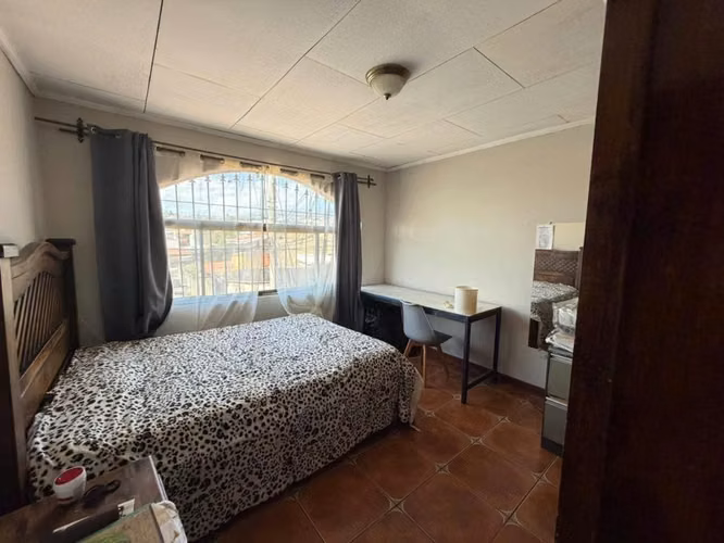 Se vende casa + 3 apartamentos en la Ladera Ulloa, Heredia